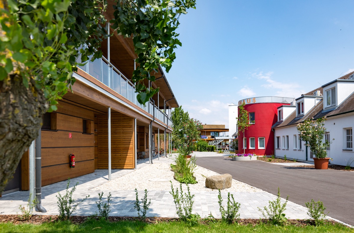 Neubau und Haupthaus